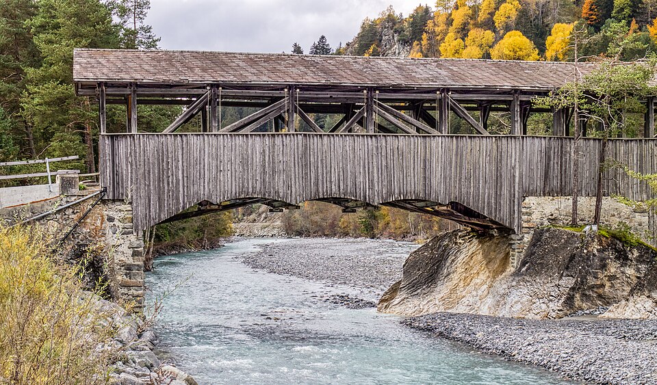 Sur En/Sent, municipality of Scuol, kanton Graubünden. Punt da Sur En: covered wooden bridge over the Inn, rebuilt after the storm in 1868.